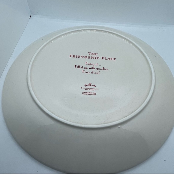 Christmas ~The Friendship Plate by Hallmark Vintage 12.5" wide - Picture 7 of 10